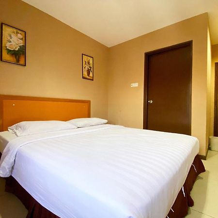 Oyo 90108 Hotel Kaya Kota Kinabalu Luaran gambar