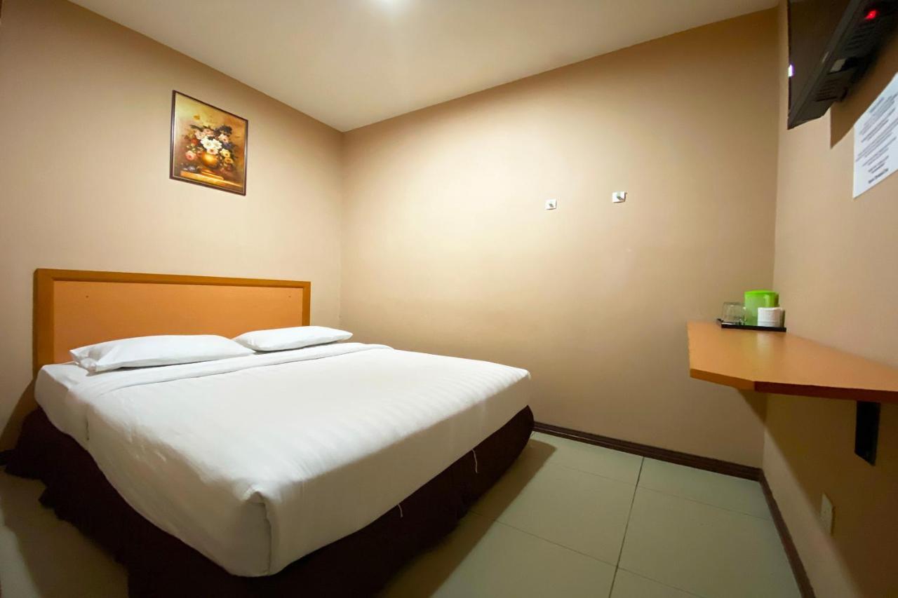 Oyo 90108 Hotel Kaya Kota Kinabalu Luaran gambar