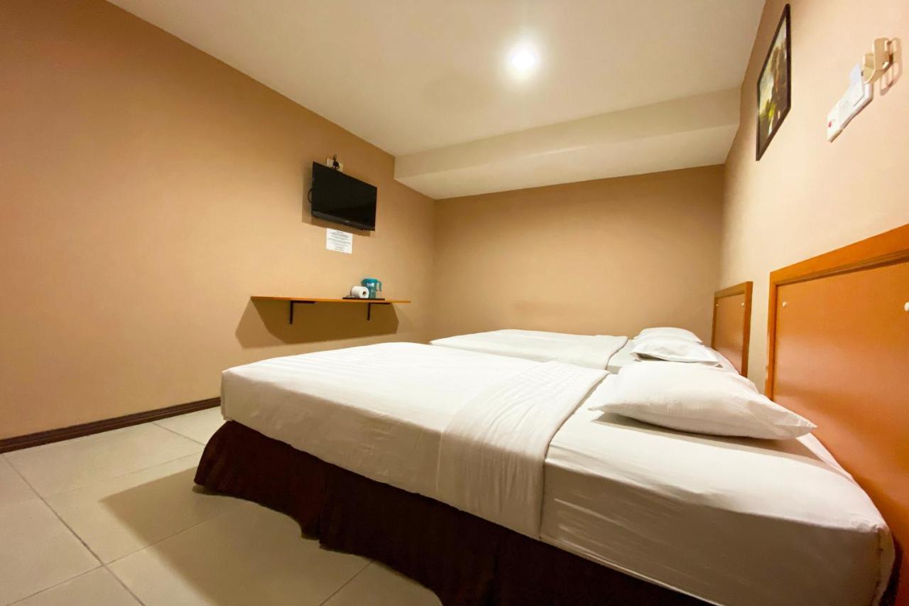 Oyo 90108 Hotel Kaya Kota Kinabalu Luaran gambar