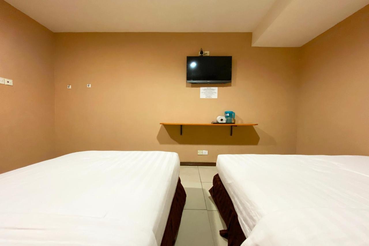 Oyo 90108 Hotel Kaya Kota Kinabalu Luaran gambar