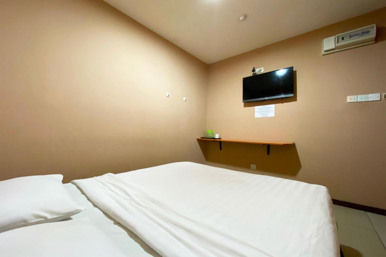 Oyo 90108 Hotel Kaya Kota Kinabalu Luaran gambar