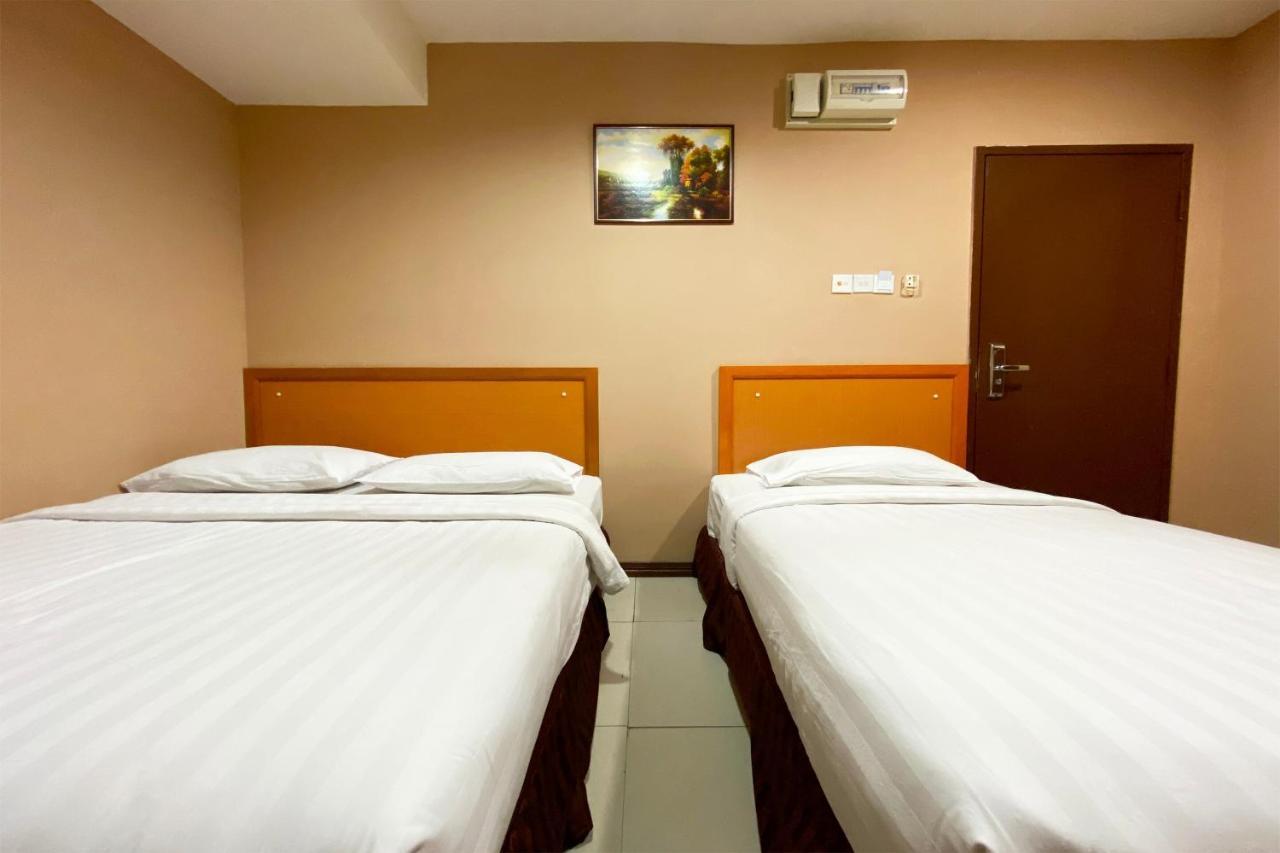 Oyo 90108 Hotel Kaya Kota Kinabalu Luaran gambar